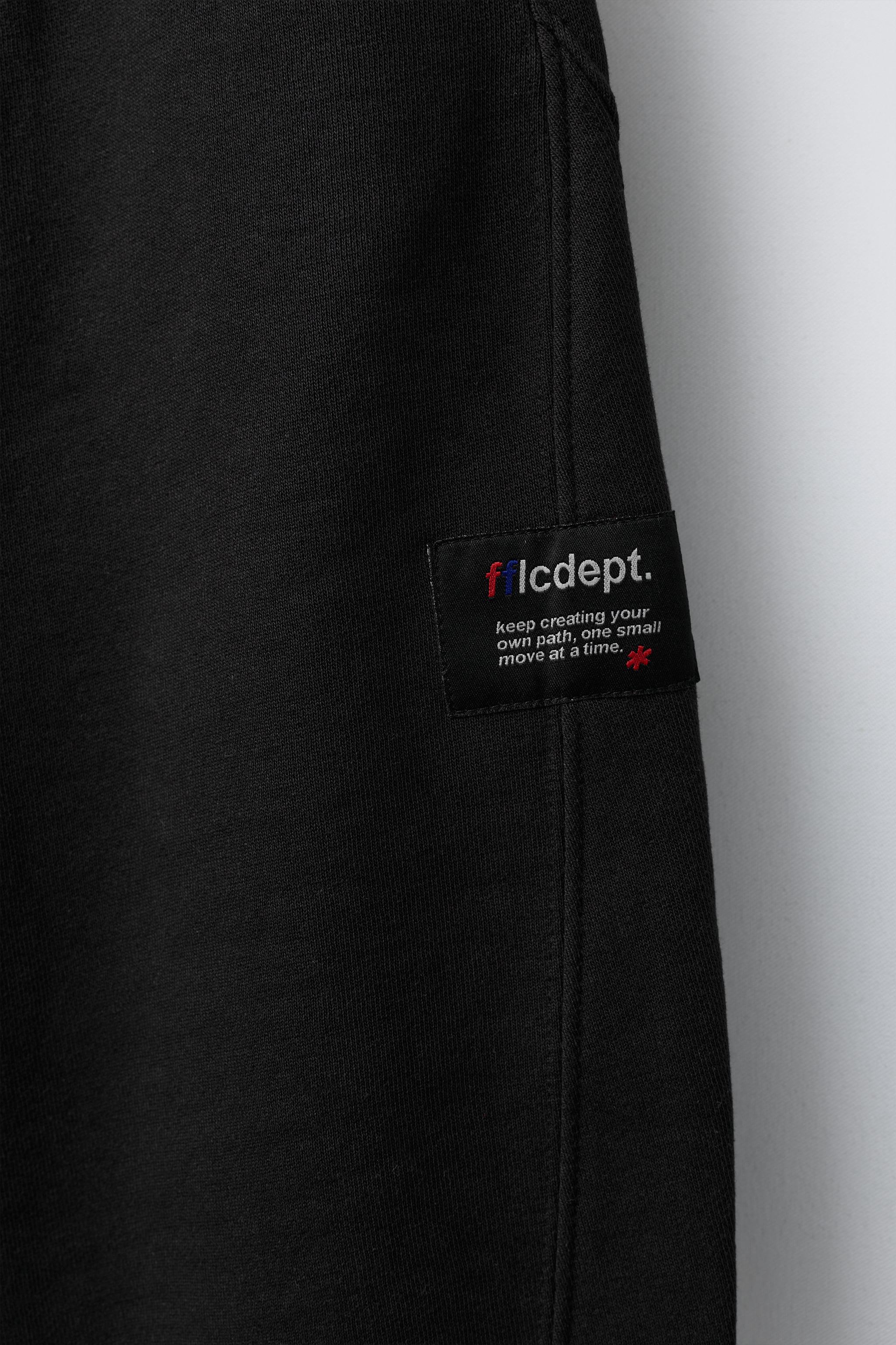 BARREL PLUSH PANTS WITH LABEL